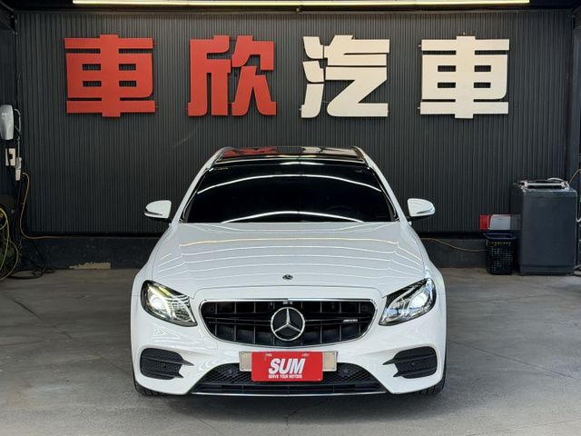 正17年 E200 Estate Avantagarde 2.0L - 免鑰匙摸門/全景天窗/電熱椅/導航/定速/電尾門  第2張相片
