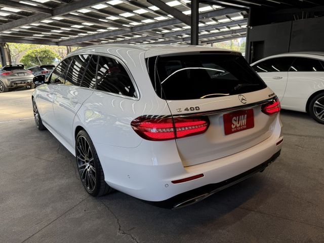 正17年 E200 Estate Avantagarde 2.0L - 免鑰匙摸門/全景天窗/電熱椅/導航/定速/電尾門  第3張相片