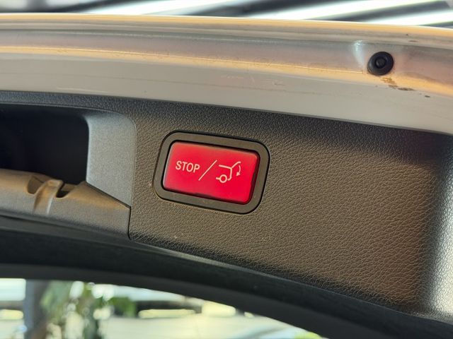 正17年 E200 Estate Avantagarde 2.0L - 免鑰匙摸門/全景天窗/電熱椅/導航/定速/電尾門  第6張相片