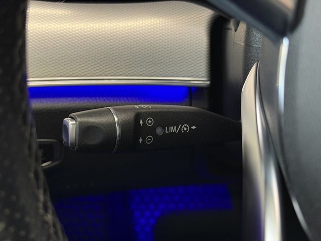 正17年 E200 Estate Avantagarde 2.0L - 免鑰匙摸門/全景天窗/電熱椅/導航/定速/電尾門  第11張相片