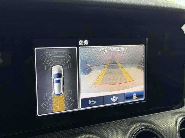 正17年 E200 Estate Avantagarde 2.0L - 免鑰匙摸門/全景天窗/電熱椅/導航/定速/電尾門  第15張相片