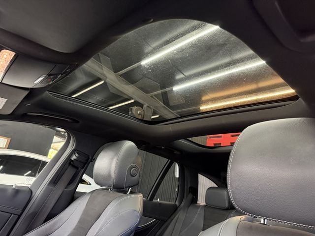 正17年 E200 Estate Avantagarde 2.0L - 免鑰匙摸門/全景天窗/電熱椅/導航/定速/電尾門  第17張相片