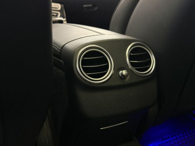 正17年 E200 Estate Avantagarde 2.0L - 免鑰匙摸門/全景天窗/電熱椅/導航/定速/電尾門  第18張相片