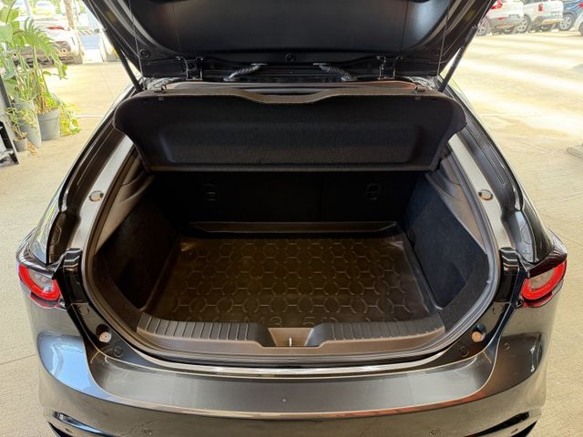 20/21年式 Mazda 3 5D 旗艦進化型 2.0L - 碳纖方向盤/跟車/BOSE/環景/改裝鋁圈/記憶電動椅  第5張相片