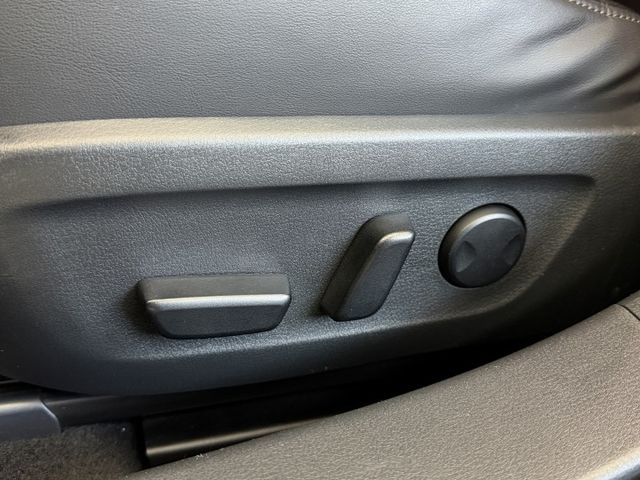 20/21年式 Mazda 3 5D 旗艦進化型 2.0L - 碳纖方向盤/跟車/BOSE/環景/改裝鋁圈/記憶電動椅  第9張相片