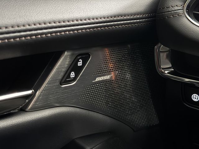 20/21年式 Mazda 3 5D 旗艦進化型 2.0L - 碳纖方向盤/跟車/BOSE/環景/改裝鋁圈/記憶電動椅  第14張相片