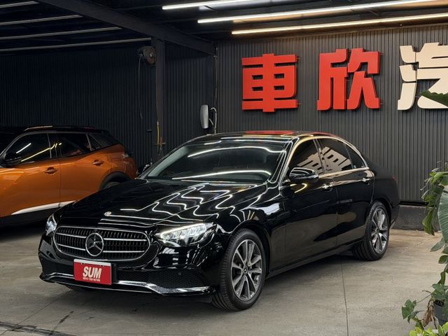 21/22年式 W213 總代理 E200 Luxury 2.0L - 23P/柏林/環景/天窗/摸門/氣氛燈/記憶座椅  第1張相片