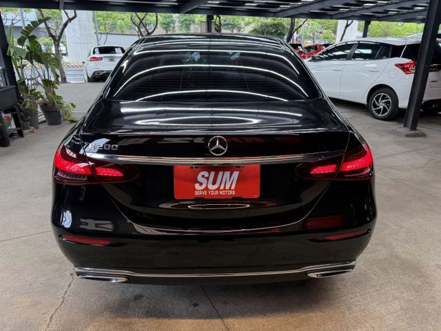 21/22年式 W213 總代理 E200 Luxury 2.0L - 23P/柏林/環景/天窗/摸門/氣氛燈/記憶座椅  第4張相片