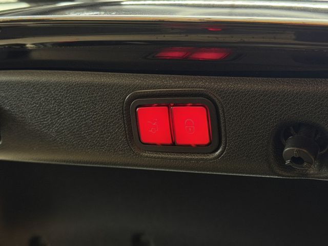 21/22年式 W213 總代理 E200 Luxury 2.0L - 23P/柏林/環景/天窗/摸門/氣氛燈/記憶座椅  第6張相片