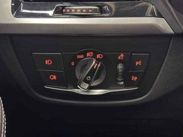 正20年 G02 總代理 X4 XDrive20i 2.0L - 5AU駕駛輔助/環景影像/免鑰匙摸門/盲點/電動尾門  第13張相片