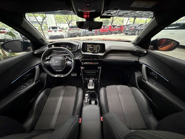 21/22年式 總代理 2008 GT Pack 1.2L - 跟車系統/3D儀錶/全景天窗/環景/盲點/免鑰匙摸門  第8張相片