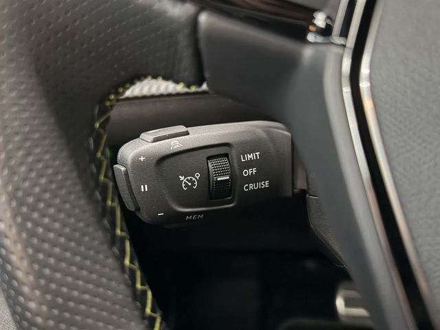 21/22年式 總代理 2008 GT Pack 1.2L - 跟車系統/3D儀錶/全景天窗/環景/盲點/免鑰匙摸門  第11張相片