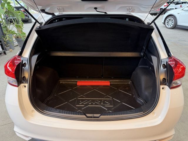 正23年 Yaris 影音經典版 1.5L - 原廠皮椅/Garmin導航車機/Carplay/行車記錄器/僅跑一萬  第5張相片