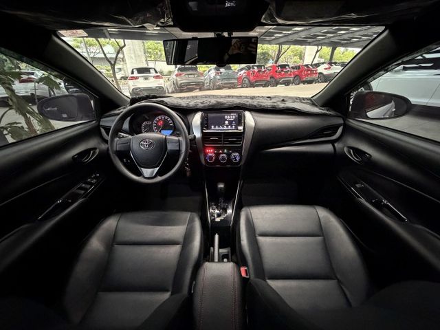 正23年 Yaris 影音經典版 1.5L - 原廠皮椅/Garmin導航車機/Carplay/行車記錄器/僅跑一萬  第8張相片
