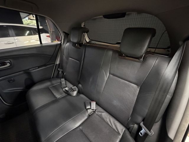 正13年 Yaris G版 1.5L - 原廠皮椅/恆溫空調/方向盤快控鍵/前霧燈/測速雷達偵測/15吋鋁圈/僅跑11萬  第7張相片