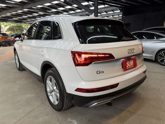 正22年 Q5 40 TFSI quattro享馭版 輕油電 2.0L - 跟車/環景/摸門/電尾門/Carplay  第3張相片