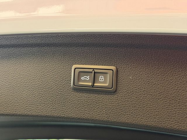 正22年 Q5 40 TFSI quattro享馭版 輕油電 2.0L - 跟車/環景/摸門/電尾門/Carplay  第6張相片