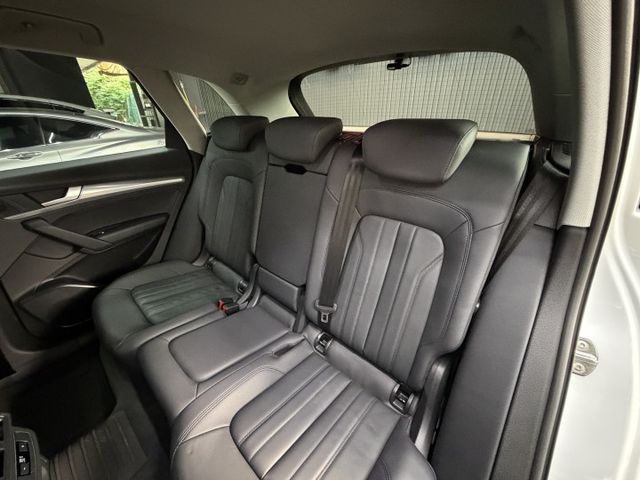 正22年 Q5 40 TFSI quattro享馭版 輕油電 2.0L - 跟車/環景/摸門/電尾門/Carplay  第8張相片