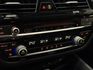17/18年式 大改款 G30 520i Luxury 2.0L - 免鑰匙啟動/摸門解鎖/電尾門/盲點/定速/無線充電  第14張縮圖