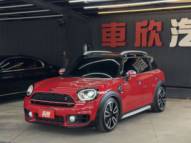 正19年 S版 2.0L - 正JCW鋁圈&排氣管&麂皮方向盤/HK音響/KW SC避震/免鑰匙摸門/無線Carplay  第1張相片