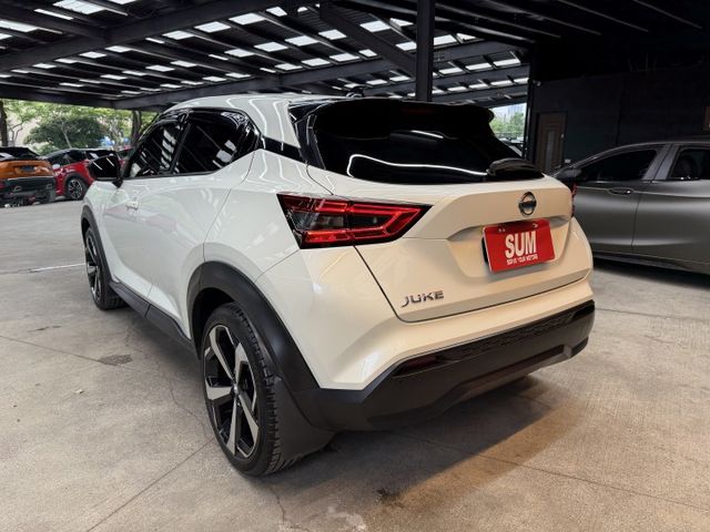 正21年 駕趣享樂版 1.0L - 跟車/車偏/BOSE/環景影像/抬頭顯示/盲點/電子手煞車/免鑰匙摸門/電子後視鏡  第3張相片