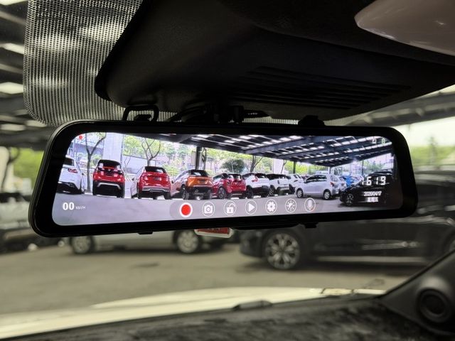 正21年 駕趣享樂版 1.0L - 跟車/車偏/BOSE/環景影像/抬頭顯示/盲點/電子手煞車/免鑰匙摸門/電子後視鏡  第16張相片
