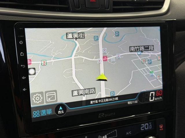 正17年 X-Trail 玩美影音版 2.0L - LED日行燈/定速巡航/原廠導航/雙區恆溫/後座出風口/行車記錄器  第13張相片
