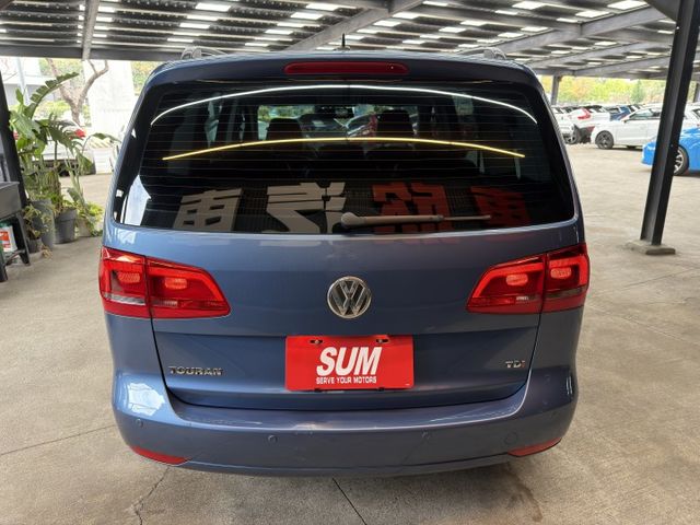 正12年 VW Touran TDI 1.6L - 柴油7人座/全車皮椅/胎壓偵測/測速雷達/後座出風口/前後行車記錄器  第4張相片