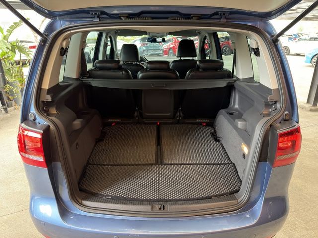正12年 VW Touran TDI 1.6L - 柴油7人座/全車皮椅/胎壓偵測/測速雷達/後座出風口/前後行車記錄器  第5張相片