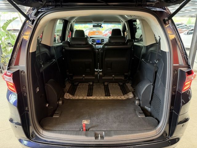正17年 Odyssey Elite版 2.4L - 電動側滑門/定速巡航/免鑰匙啟動/摸門解鎖/後座獨立出風/電動座椅  第5張相片
