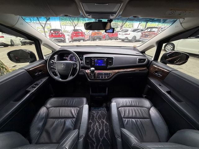 正17年 Odyssey Elite版 2.4L - 電動側滑門/定速巡航/免鑰匙啟動/摸門解鎖/後座獨立出風/電動座椅  第9張相片