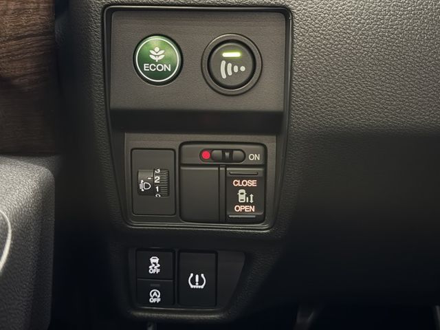 正17年 Odyssey Elite版 2.4L - 電動側滑門/定速巡航/免鑰匙啟動/摸門解鎖/後座獨立出風/電動座椅  第10張相片