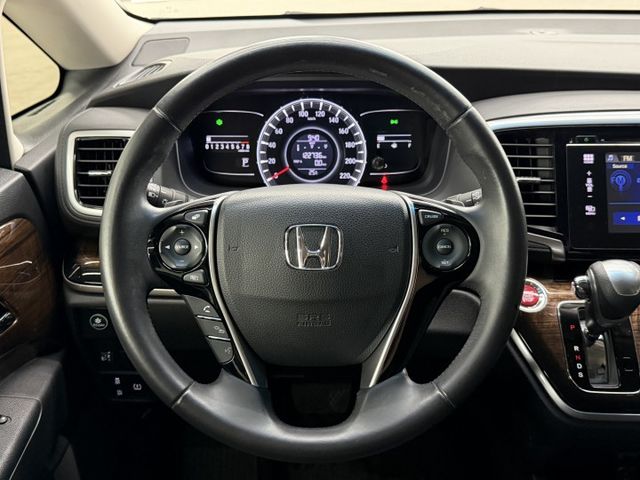正17年 Odyssey Elite版 2.4L - 電動側滑門/定速巡航/免鑰匙啟動/摸門解鎖/後座獨立出風/電動座椅  第11張相片