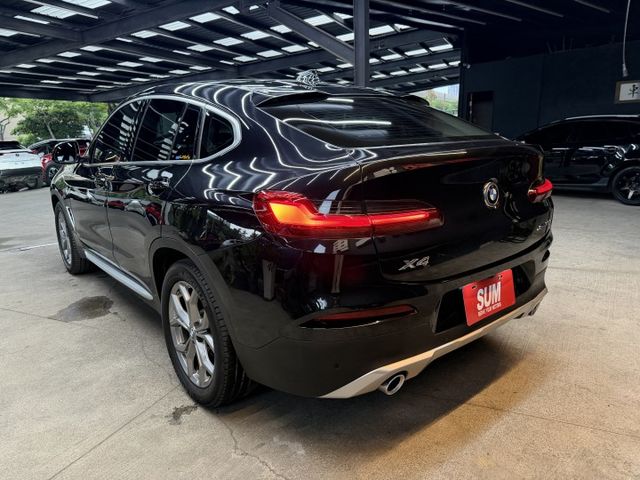 19/20年式 X4 xDrive20i 2.0L - 跟車/車偏/環景/盲點/免鑰匙摸門/LED頭尾燈/電尾門/氣氛燈  第3張相片