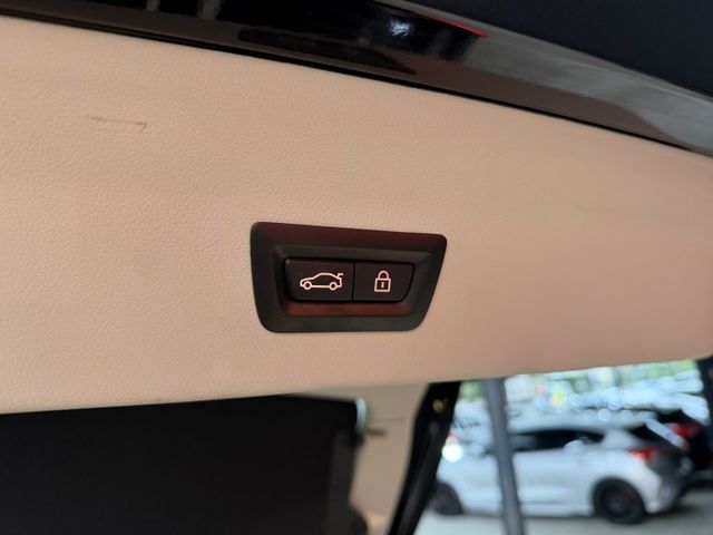 19/20年式 X4 xDrive20i 2.0L - 跟車/車偏/環景/盲點/免鑰匙摸門/LED頭尾燈/電尾門/氣氛燈  第6張相片
