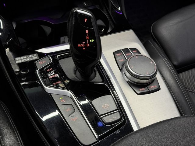 19/20年式 X4 xDrive20i 2.0L - 跟車/車偏/環景/盲點/免鑰匙摸門/LED頭尾燈/電尾門/氣氛燈  第13張相片