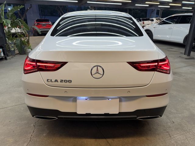正20年 CLA200 1.3L - 雙螢幕數位儀錶/跟車/車道偏移/Carplay/電動記憶座椅/盲點偵測/環艙氣氛燈  第4張相片