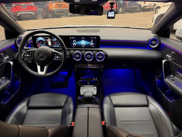 正20年 CLA200 1.3L - 雙螢幕數位儀錶/跟車/車道偏移/Carplay/電動記憶座椅/盲點偵測/環艙氣氛燈  第9張相片