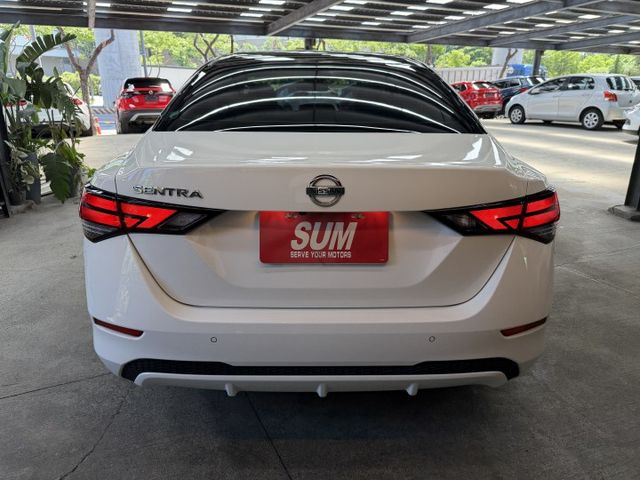 正22年 Sentra 尊爵智駕版 1.6L - 跟車/車道偏移/環景影像/免鑰匙啟動/摸門解鎖/LED頭尾燈/後座出風  第4張相片