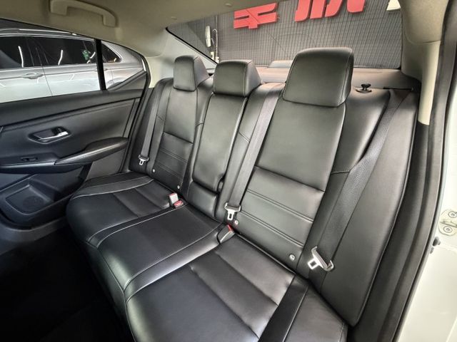 正22年 Sentra 尊爵智駕版 1.6L - 跟車/車道偏移/環景影像/免鑰匙啟動/摸門解鎖/LED頭尾燈/後座出風  第7張相片