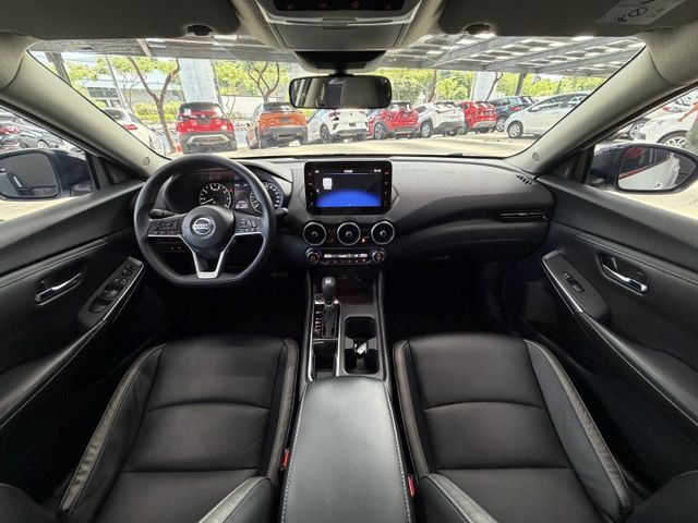 正22年 Sentra 尊爵智駕版 1.6L - 跟車/車道偏移/環景影像/免鑰匙啟動/摸門解鎖/LED頭尾燈/後座出風  第8張相片