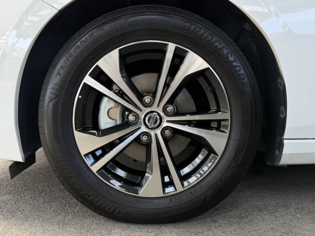 正22年 Sentra 尊爵智駕版 1.6L - 跟車/車道偏移/環景影像/免鑰匙啟動/摸門解鎖/LED頭尾燈/後座出風  第19張相片