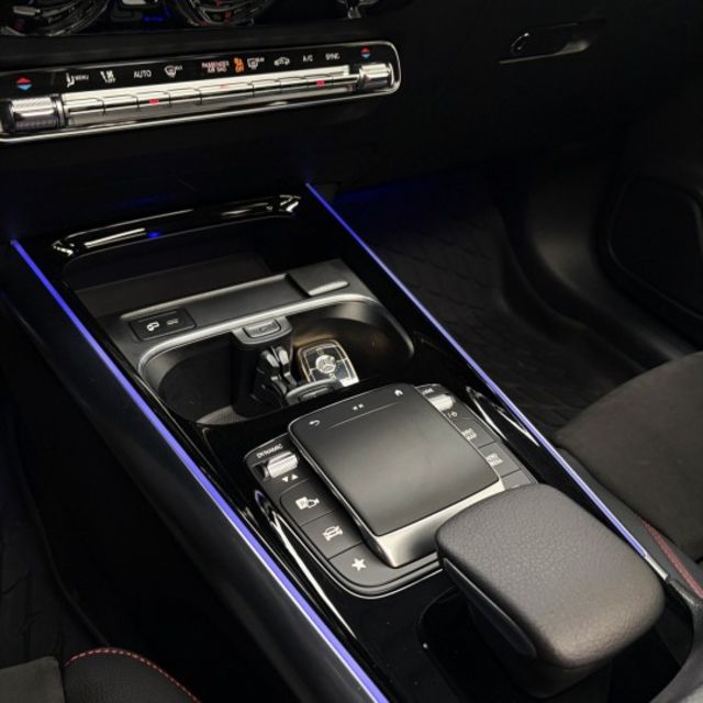 正22年 GLA250 4MATIC AMG 2.0L - 免鑰匙摸門/全景天窗/環景影像/Carplay/定速/氣氛燈  第8張相片