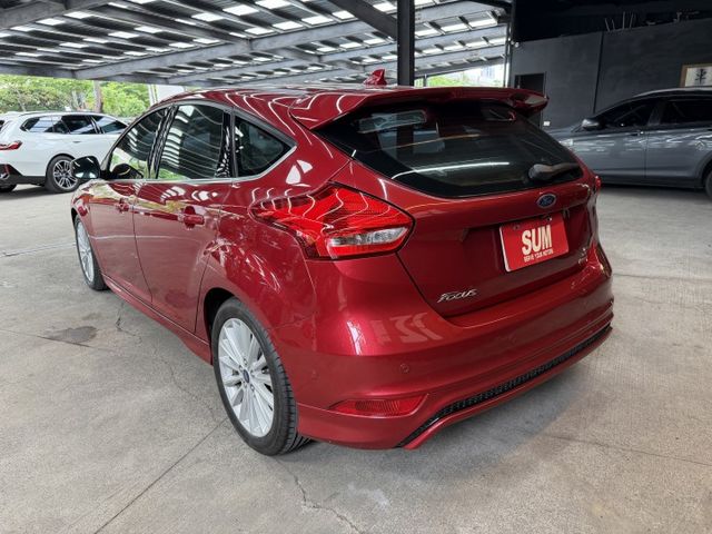 正18年 Focus 5D EcoBoost 180頂級運動型 1.5L - 免鑰匙/天窗/定速/盲點/Carplay  第3張相片