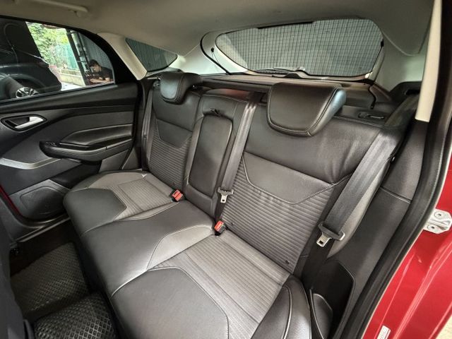 正18年 Focus 5D EcoBoost 180頂級運動型 1.5L - 免鑰匙/天窗/定速/盲點/Carplay  第7張相片