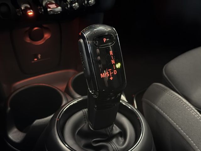 正18年 Mini Cooper Hatch 5D 1.5L - 油耗17.9kmL/免鑰匙摸門/定速巡航/LED頭尾燈  第12張相片