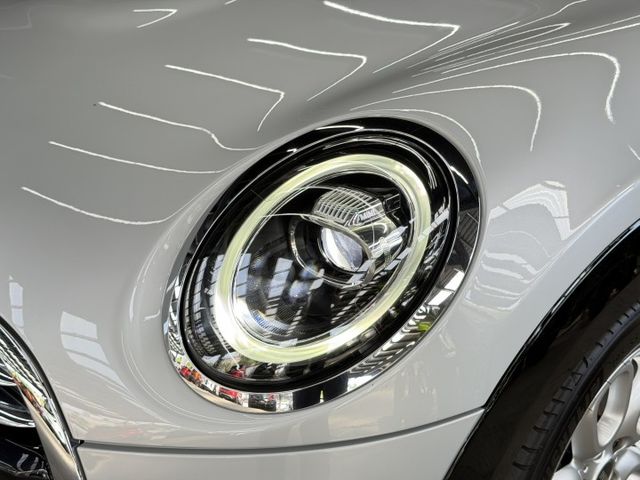 正18年 Mini Cooper Hatch 5D 1.5L - 油耗17.9kmL/免鑰匙摸門/定速巡航/LED頭尾燈  第16張相片