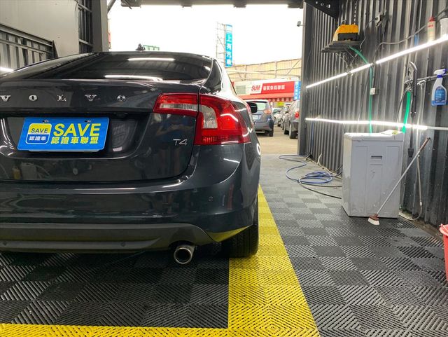 VOLVO S60  第3張相片