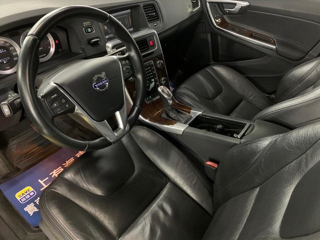 VOLVO S60  第4張相片