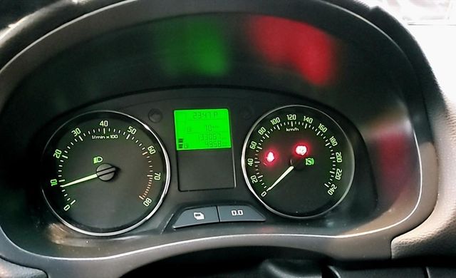 1.2 Tsi 皮椅 鋁圈 超優車況  第20張相片